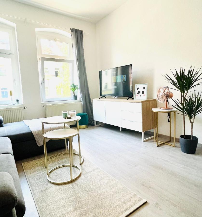 Renoviertes Apartment In Zentraler Lage - Wlan, Smart-Tv, Kuche, Balkon Und Queensize-Bett Fur 4 Gaste Erfurt Exterior photo